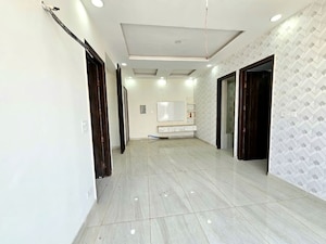 Room in 3 BHK Apartment at Brigade Road – for Sale
