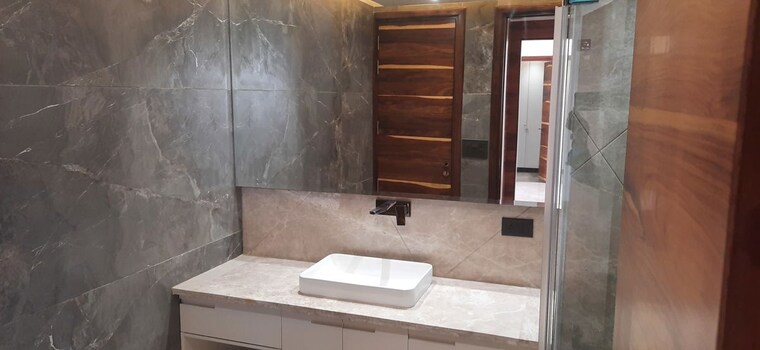 Washroom, tagore garden 3 Bedroom 2000 Sq.Ft. Builder Floor In Tagore Garden Delhi 10580774