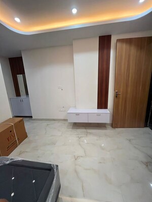 Room in 2 BHK Builder Floor at Sector 46 – for Rent