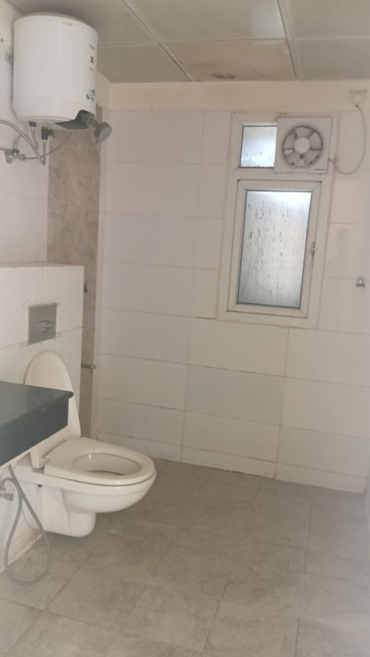 Bathroom, mahindra-aura 3 Bedroom 2042 Sq.Ft. Apartment In Sector 110a Gurgaon 10580747