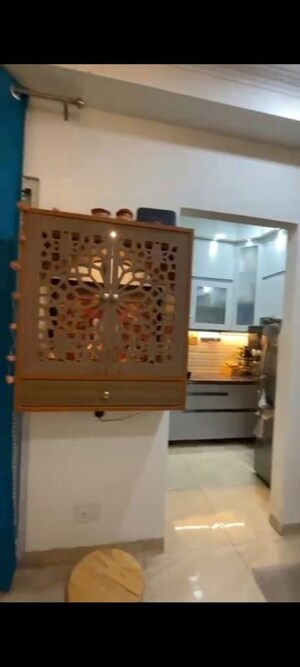 Furnished Amenities in 4 BHK Builder Floor at Vasundhara Complex, Vasundhara Sector 16 – for Rent