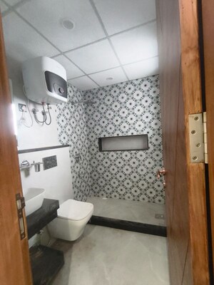 Bathroom in 1 BHK Apartment at Ansal Sushant Estate, Sector 52 – for Rent
