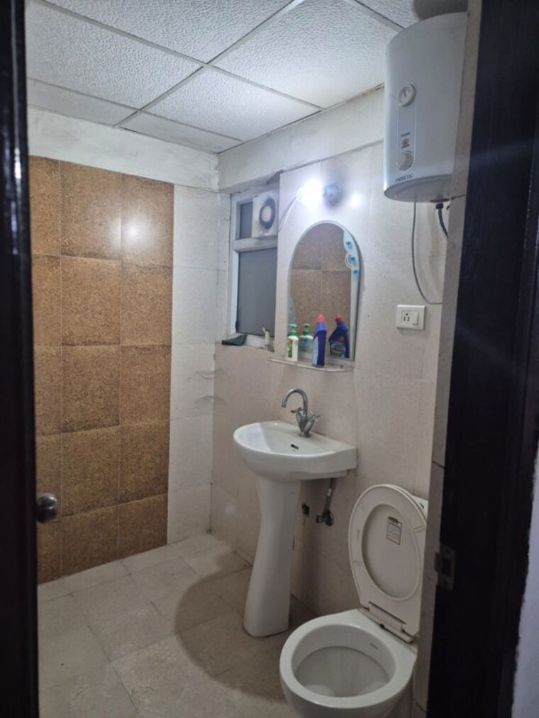 Bathroom, antriksh-golf-view 2 Bedroom 1150 Sq.Ft. Apartment In Sector 78 Noida 10580794