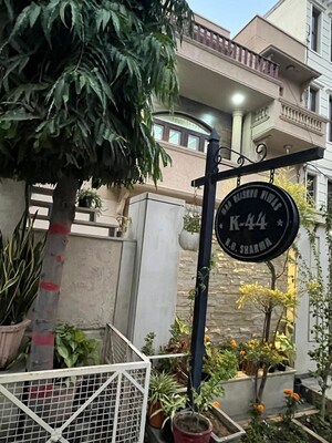 Team Area in 3 BHK Builder Floor at South City 1 – for Rent