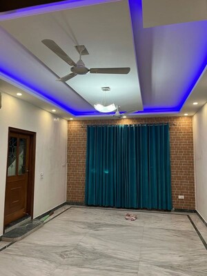 3 BHK Builder Floor For Rent in South City 1