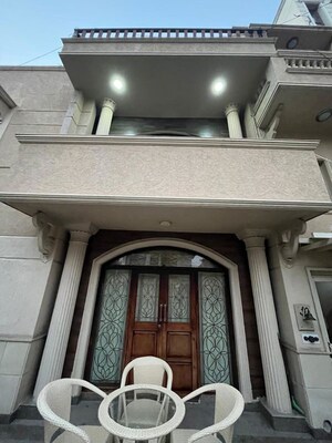 Kitchen in 3 BHK Builder Floor at South City 1 – for Rent