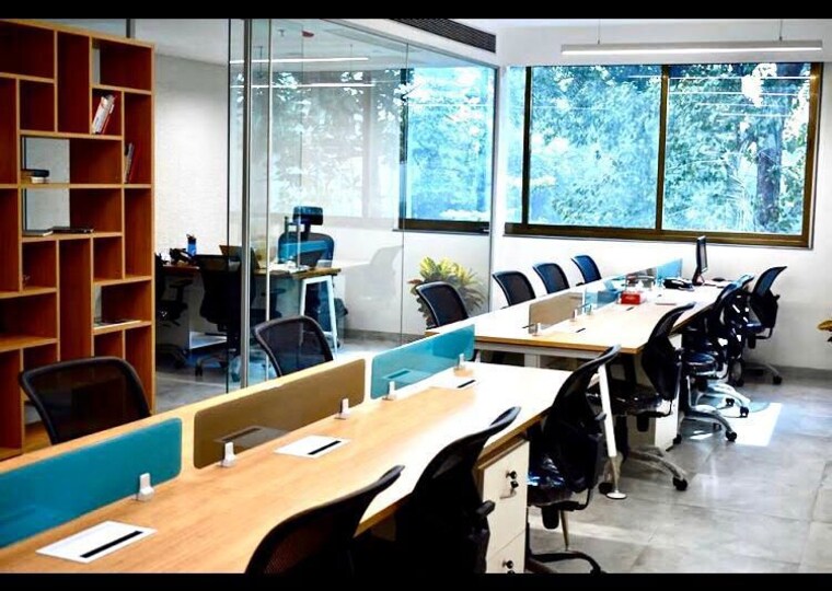 Team Area, crystal-point-mall Commercial Office Space 1250 Sq.Ft. In Andheri West Mumbai 10580801
