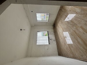 Room in 3 BHK Apartment at Kulti – for Sale