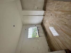 Room in 3 BHK Apartment at Kulti – for Sale