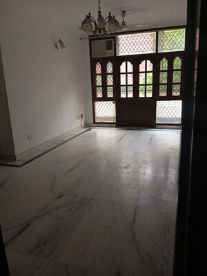 3 BHK Builder Floor For Rent in Defence Colony