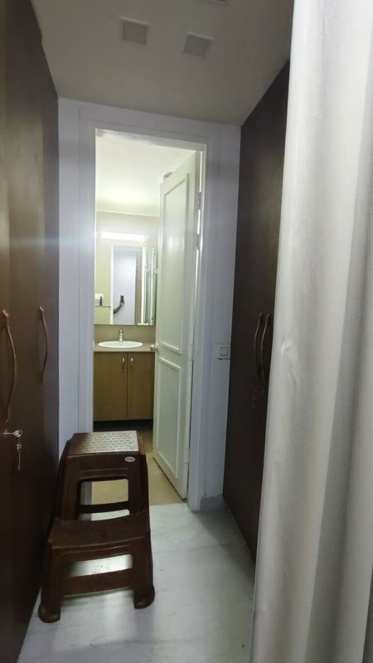 Bathroom, ansal-sushant-estate 3 Bedroom 1850 Sq.Ft. Apartment In Sector 52 Gurgaon 10580861