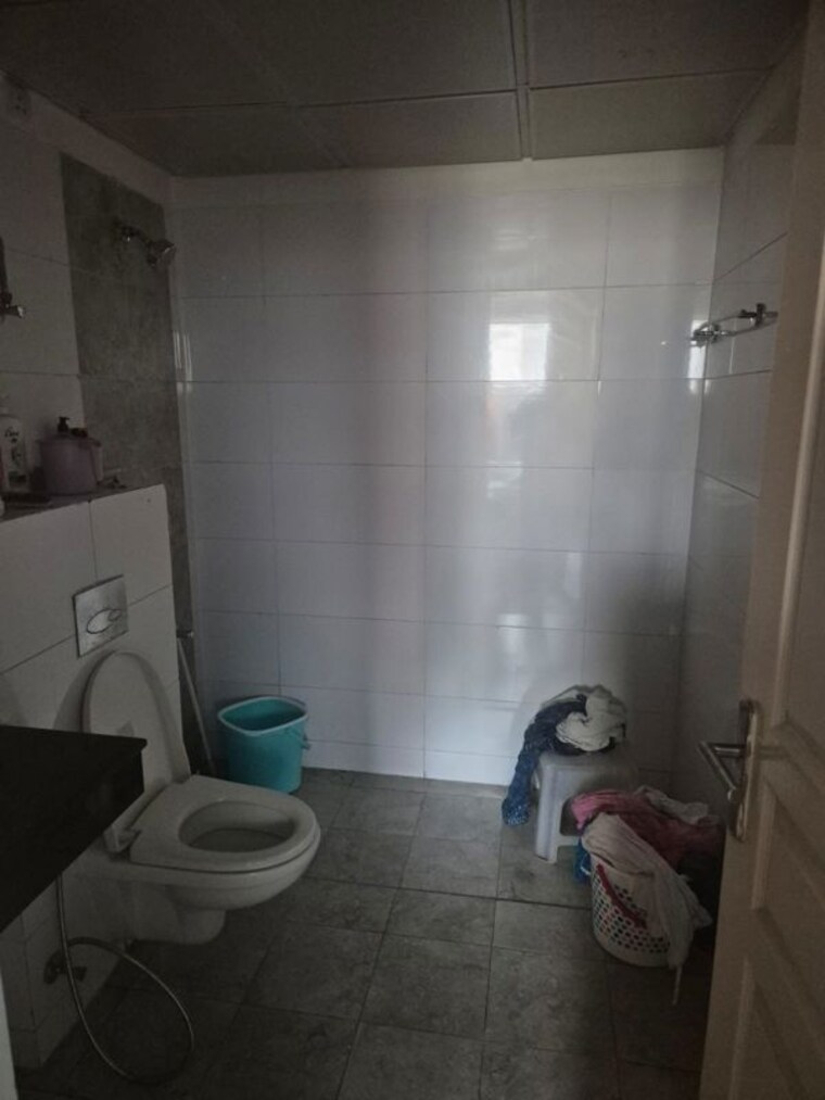 Bathroom, mahindra-aura 3 Bedroom 1954 Sq.Ft. Apartment In Sector 110a Gurgaon 10580841