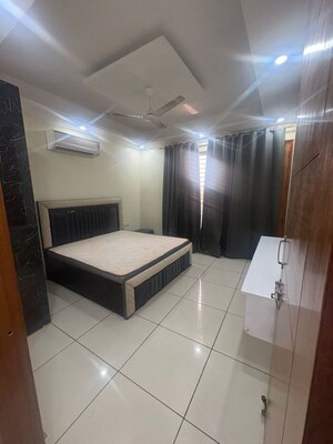 Living Room in 2 BHK Builder Floor at Sector 45 – for Rent