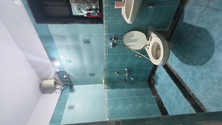 Bathroom, manavsthal-heights 2.5 Bedroom 800 Sq.Ft. Apartment In Andheri East Mumbai 10580882