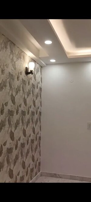 Furnished Amenities in 3 BHK Builder Floor at Pratap Vihar – for Sale