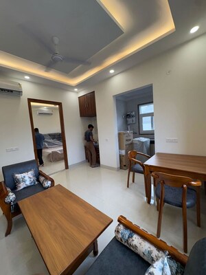 2 BHK Builder Floor For Rent in Sector 43