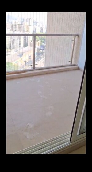 Room in 3 BHK Apartment at Dosti Imperia Phase I, Ghodbunder Road – for Rent