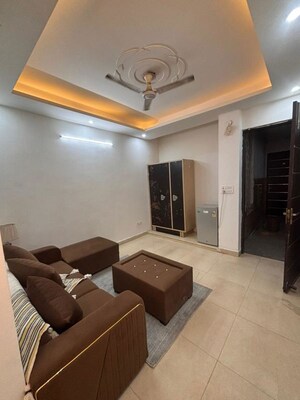 Living Room in 2 BHK Builder Floor at Sector 43 – for Rent