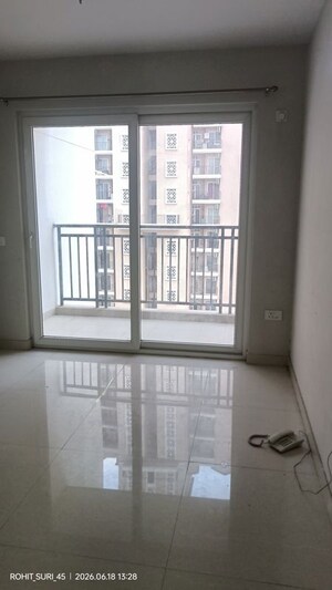 Room in 2 BHK Apartment at Eldeco Live By The Greens, Sector 150 – for Rent