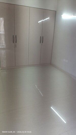 Room in 2 BHK Apartment at Eldeco Live By The Greens, Sector 150 – for Rent