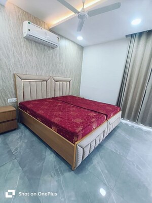 Bedroom in 2 BHK Builder Floor at Sector 43 – for Rent