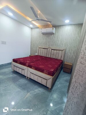 Bedroom in 2 BHK Builder Floor at Sector 43 – for Rent