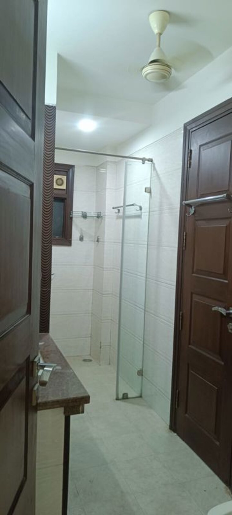Bathroom, greater kailash i 3 Bedroom 2000 Sq.Ft. Apartment In Greater Kailash I Delhi 10580966