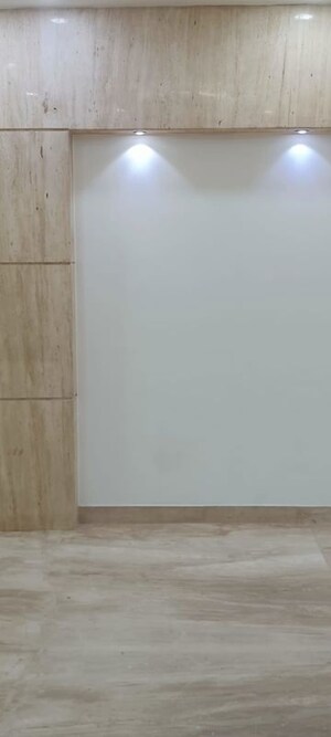 Room in 3 BHK Apartment at Greater Kailash I – for Rent
