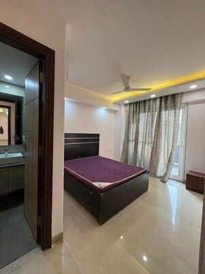 Living Room in 2 BHK Builder Floor at Sector 43 – for Rent