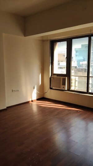 Room in 3 BHK Apartment at Aristo Pearl Residency, Prabhadevi – for Rent