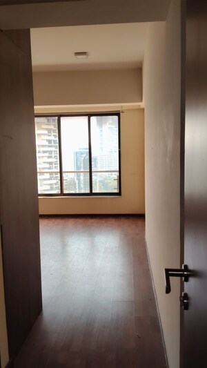 Room in 3 BHK Apartment at Aristo Pearl Residency, Prabhadevi – for Rent