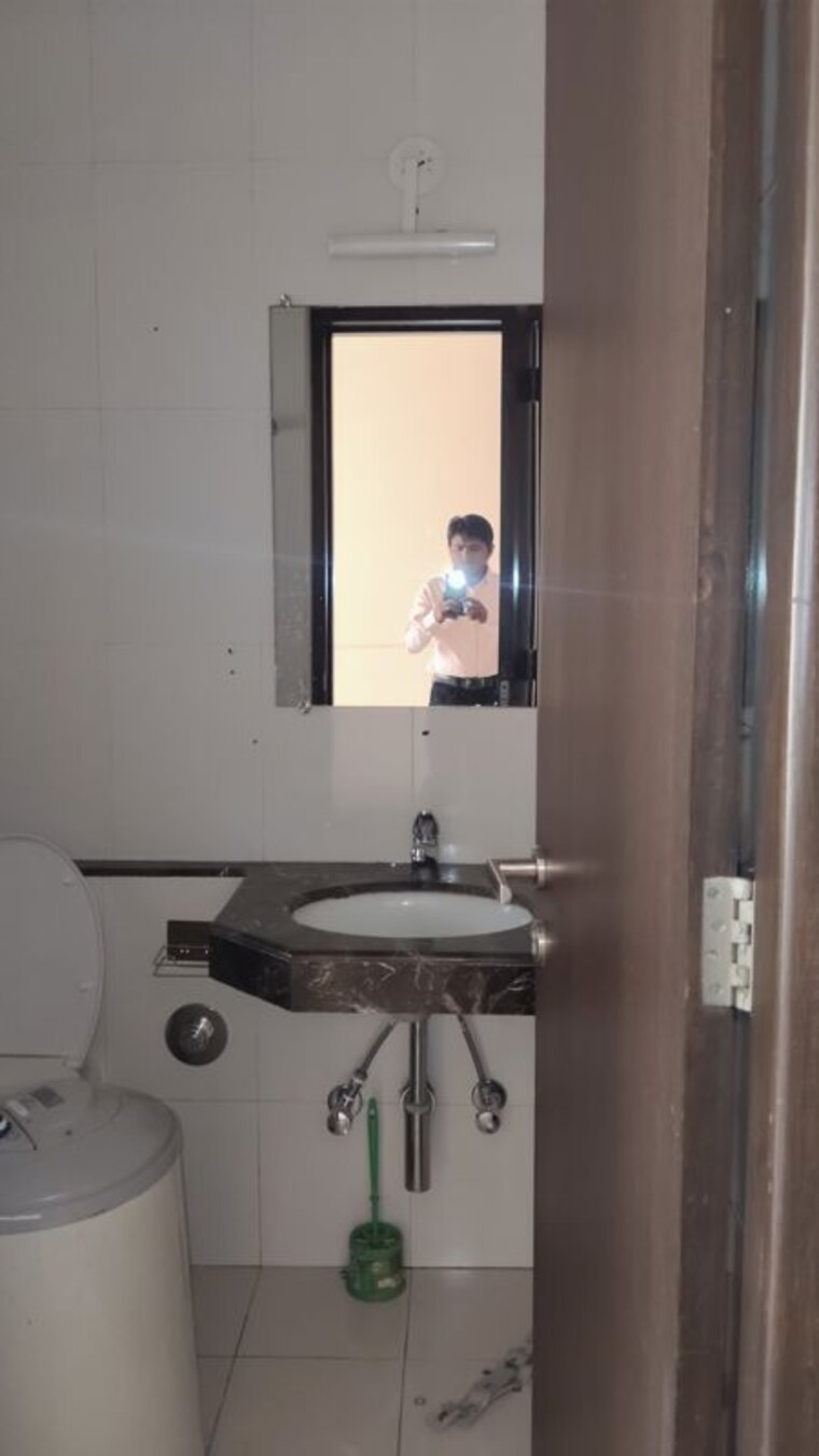 Bathroom, aristo-pearl-residency 3 Bedroom 1300 Sq.Ft. Apartment In Prabhadevi Mumbai 10580895