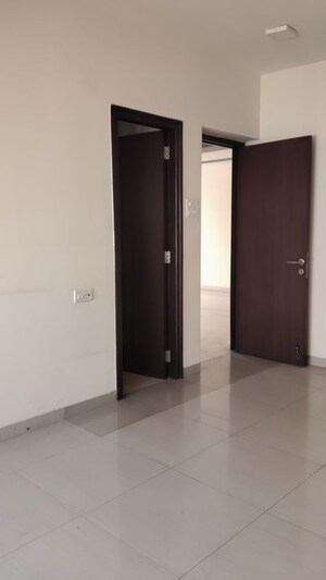 Room in 3 BHK Apartment at Aristo Pearl Residency, Prabhadevi – for Rent