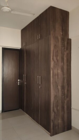 Furnished Amenities in 3 BHK Apartment at Aristo Pearl Residency, Prabhadevi – for Rent