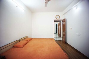 Room in 4 BHK Independent House at Hathijan – for Sale