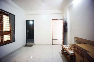 Room in 4 BHK Independent House at Hathijan – for Sale