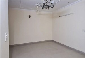 2 BHK Builder Floor For Rent in Naraina