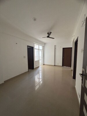Room in 2 BHK Apartment at Gaursons Ska Green Mansion, Sector 12 Greater Noida – for Sale
