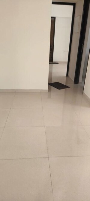 Room in 3 BHK Apartment at Lodha Amara, Kolshet Road – for Sale