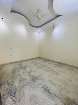 Room in 4 BHK Builder Floor at Parklands, Sector 85 – for Sale