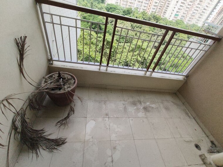 Balcony, gulshan-vivante 2.5 Bedroom 1220 Sq.Ft. Apartment In Sector 137 Noida 10581003