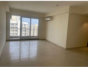 Room in 4 BHK Apartment at BPTP Terra, Sector 37d – for Sale