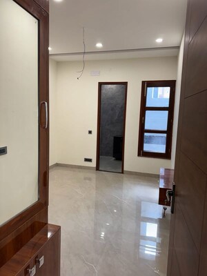 Room in 4 BHK Independent House at Pir Machalla – for Sale