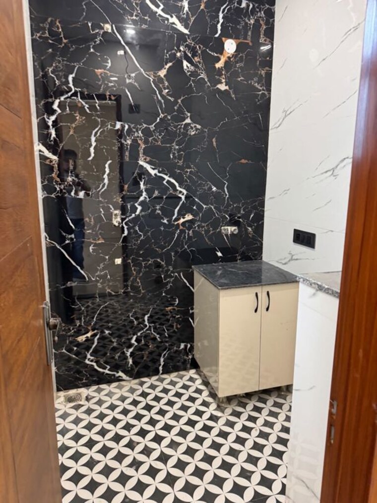 Bathroom, pir machalla 4 Bedroom 1100 Sq.Ft. Independent House In Pir Machalla Zirakpur 10581035