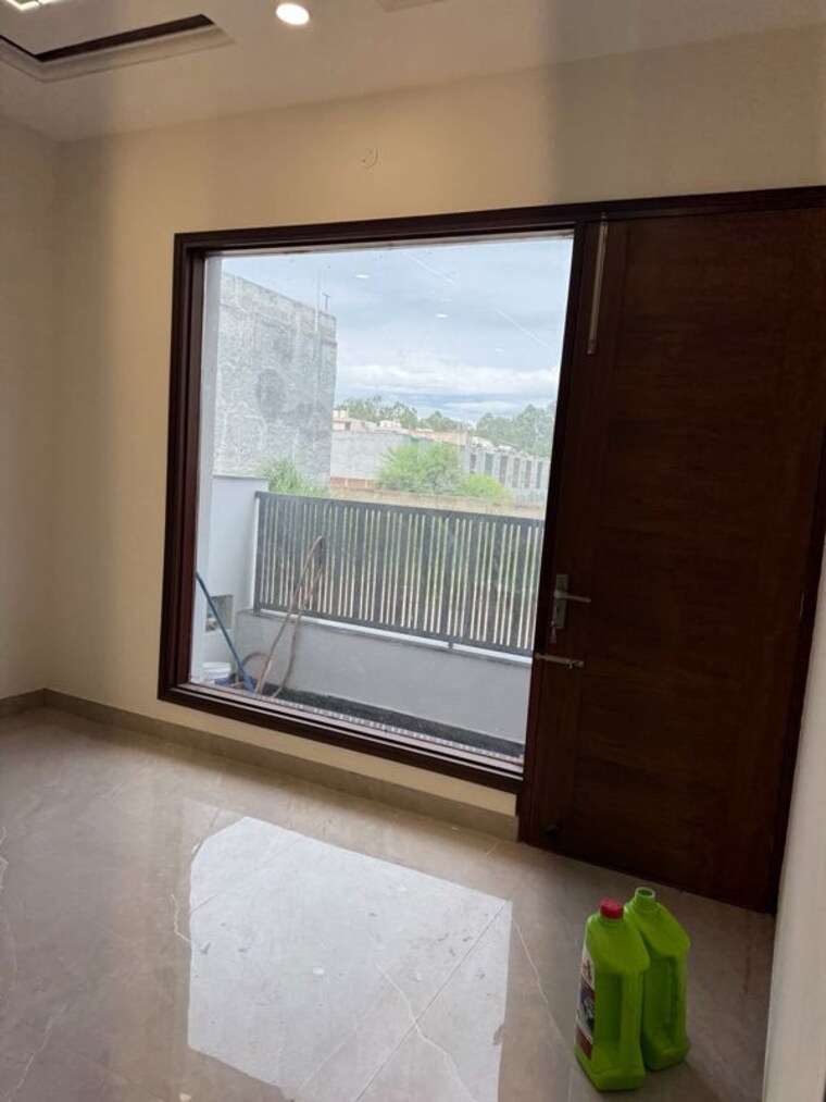 Room, pir machalla 4 Bedroom 1100 Sq.Ft. Independent House In Pir Machalla Zirakpur 10581035