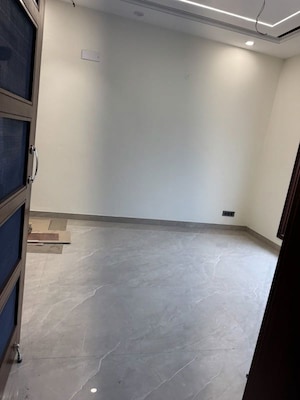 Room in 4 BHK Independent House at Pir Machalla – for Sale