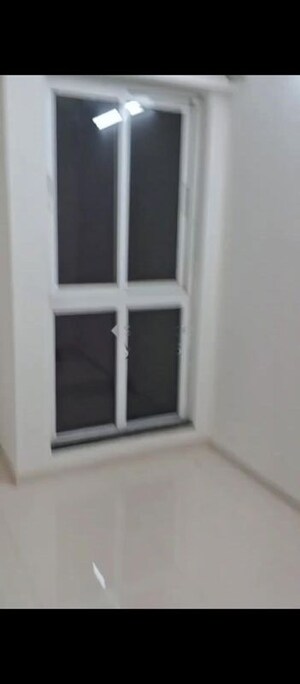 Room in 2 BHK Apartment at Risland The Icon, Dhokali – for Rent