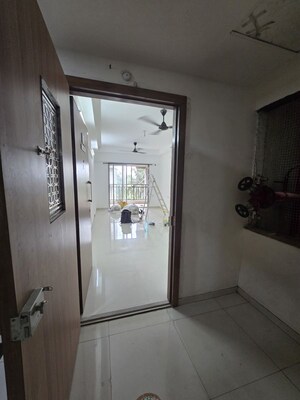 Room in 2 BHK Apartment at Godrej Prime, Chembur – for Rent