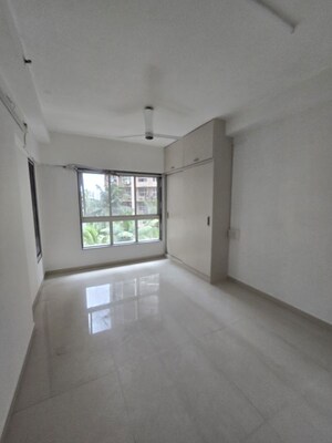 Room in 2 BHK Apartment at Godrej Prime, Chembur – for Rent
