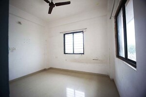 Room in 2 BHK Apartment at Chandkheda – for Sale